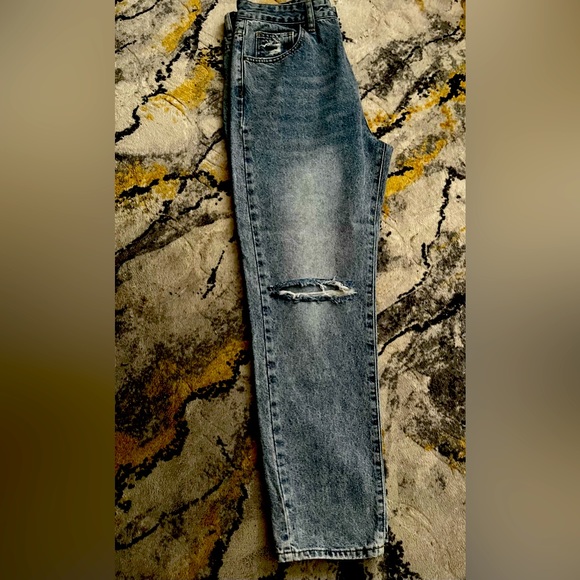 Great condition Mom Jeans - Picture 2 of 7